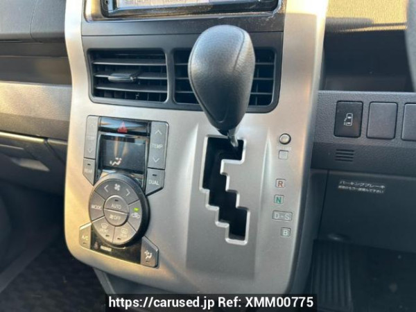 Used 2009 AT toyota noah ZRR70G Image[26]