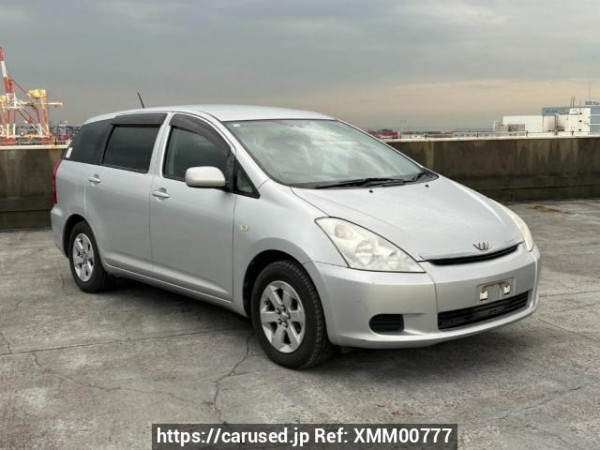 Used 2004 AT toyota wish ZNE10G Image[0]