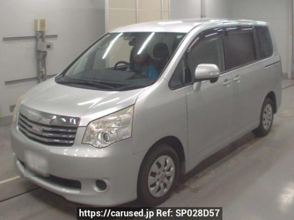 Used 2011 AT toyota noah ZRR70G Image[0]