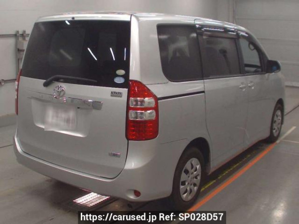 Used 2011 AT toyota noah ZRR70G Image[1]