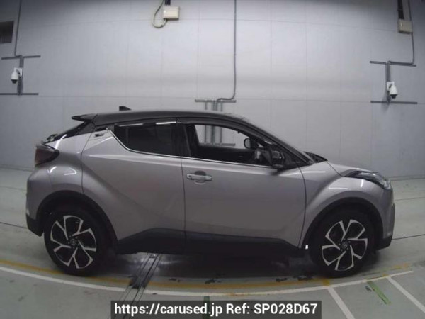 Used 2018 AT toyota c-hr NGX50 Image[1]