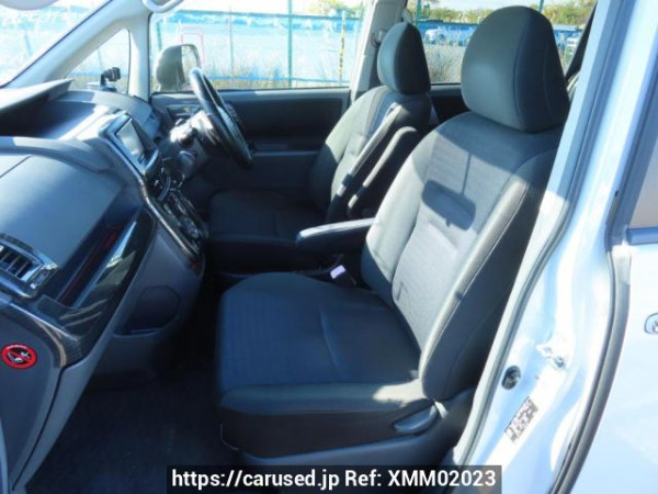 Used 2009 AT toyota voxy ZRR70W Image[17]
