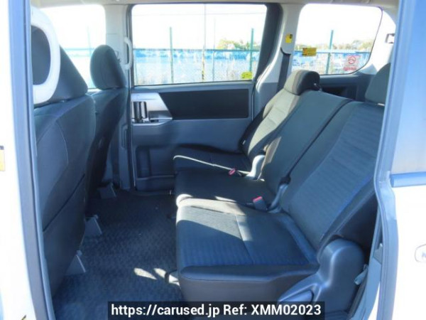 Used 2009 AT toyota voxy ZRR70W Image[19]