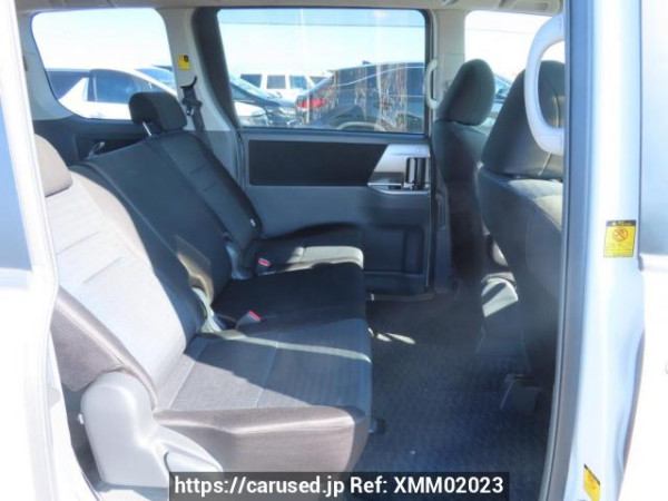 Used 2009 AT toyota voxy ZRR70W Image[20]