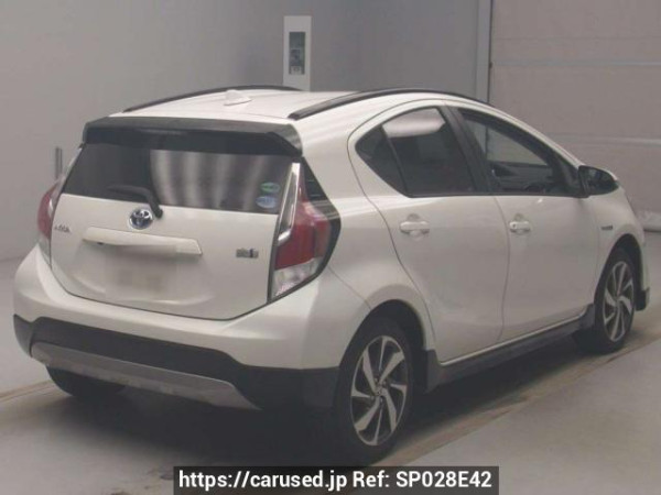 Used 2016 AT toyota aqua NHP10 Image[1]
