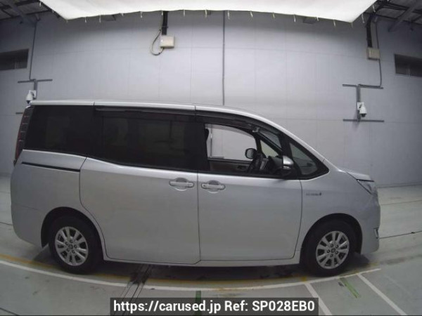 Used 2017 AT toyota noah ZWR80G Image[2]