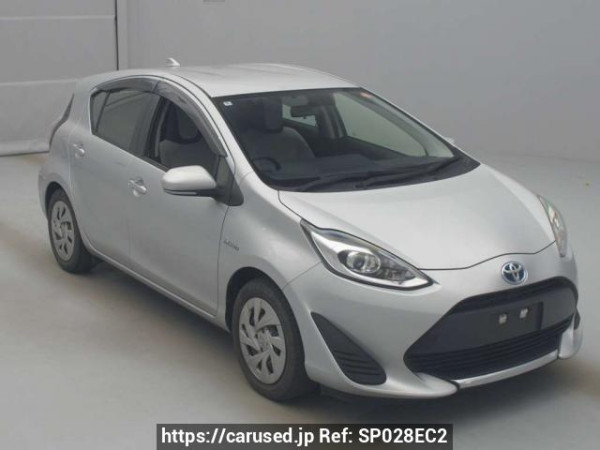 Used 2020 AT toyota aqua NHP10 Image[2]
