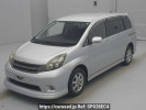 Toyota Isis ZGM15W