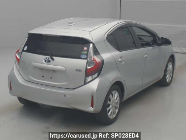 Used 2018 AT toyota aqua NHP10 Image[1]