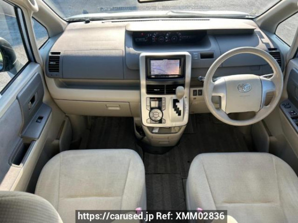 Used 2007 AT toyota noah ZRR70G Image[18]
