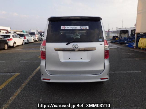 Used 2007 AT toyota noah ZRR70W Image[5]