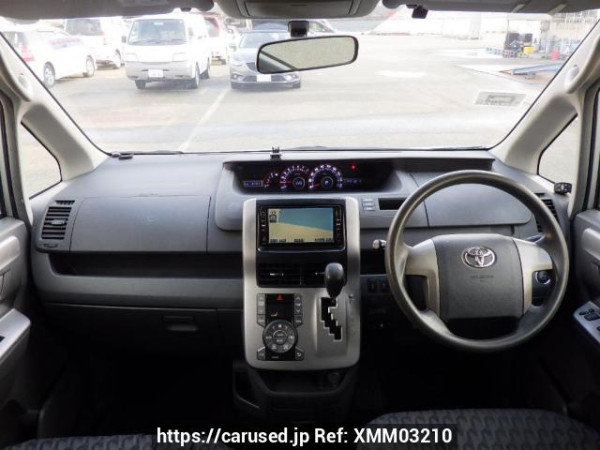 Used 2007 AT toyota noah ZRR70W Image[19]
