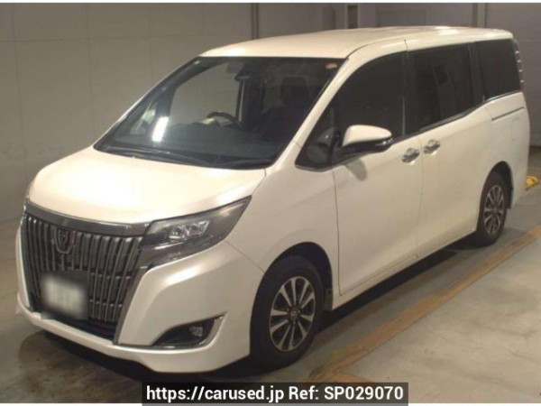 Used 2018 AT toyota esquire ZRR80G Image[0]