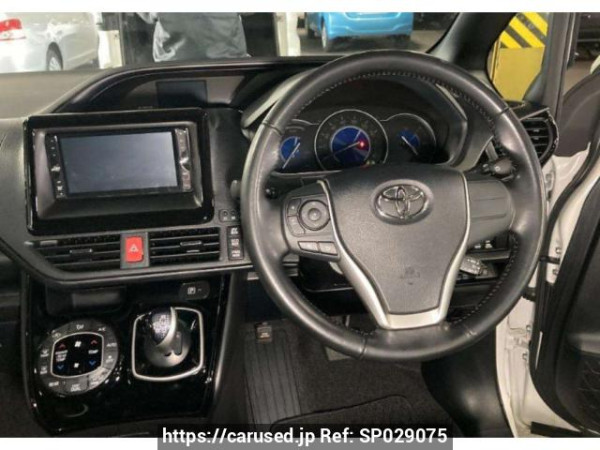 Used 2018 AT toyota noah ZWR80G Image[2]