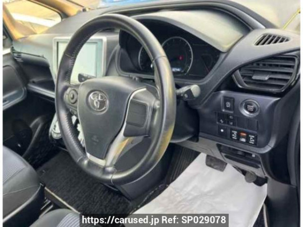 Used 2016 AT toyota voxy ZRR80W Image[2]