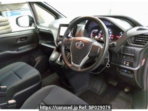 Used 2017 AT toyota voxy ZRR85G Image[2]