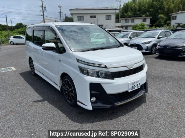 Used 2016 AT toyota voxy ZRR80W Image[0]