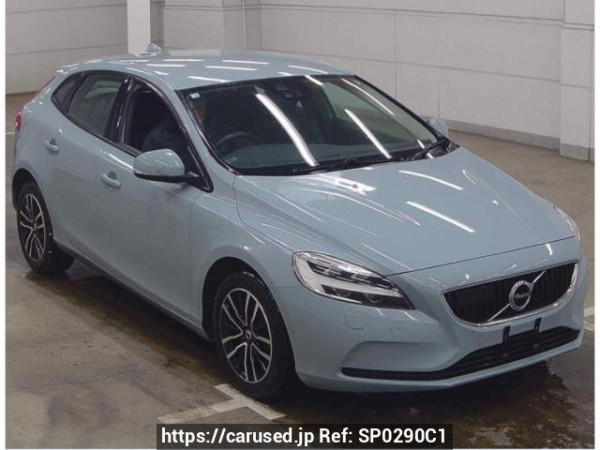 Used 2018 AT volvo v40 MB4154T Image[0]