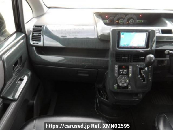 Used 2009 AT toyota noah ZRR70G Image[15]