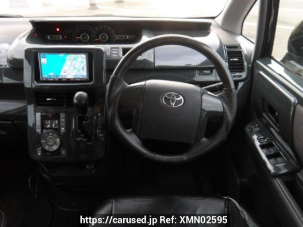 Used 2009 AT toyota noah ZRR70G Image[16]