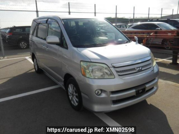 Used 2005 AT toyota noah AZR60G Image[0]