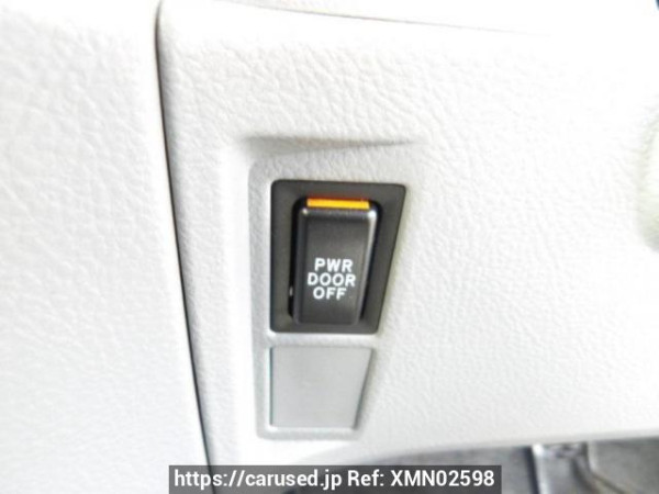 Used 2005 AT toyota noah AZR60G Image[16]