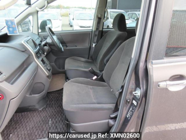Used 2009 AT toyota noah ZRR70G Image[13]