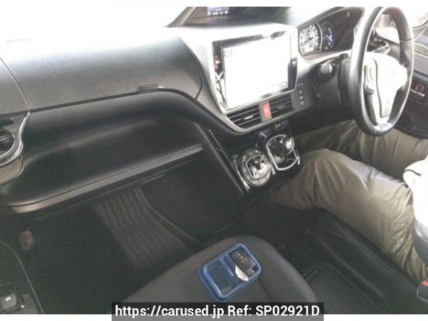 Used 2018 AT toyota noah ZWR80W Image[2]