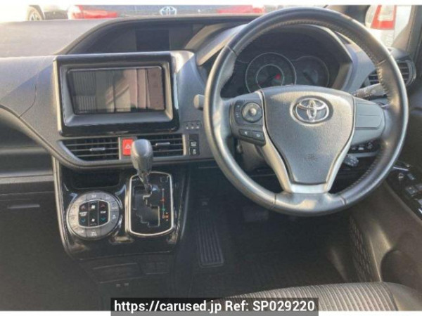 Used 2017 AT toyota voxy ZRR80W Image[2]