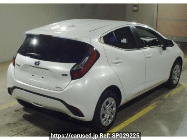 Used 2021 AT toyota aqua MXPK16 Image[1]