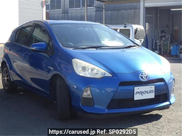 Used 2012 AT toyota aqua NHP10 Image[2]