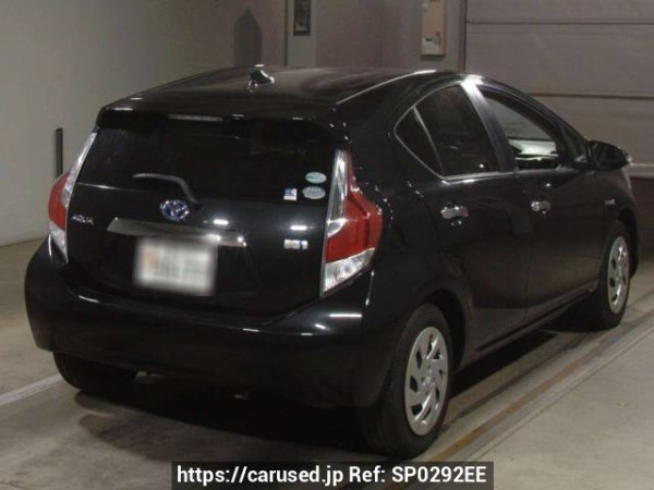 Used 2017 AT toyota aqua NHP10 Image[1]