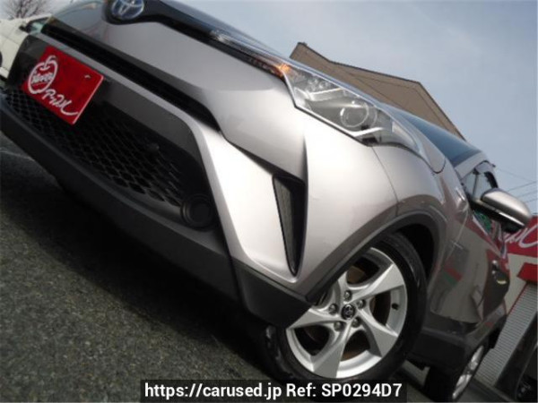 Used 2017 AT toyota c-hr ZYX10 Image[1]