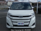 Toyota Noah ZRR80G