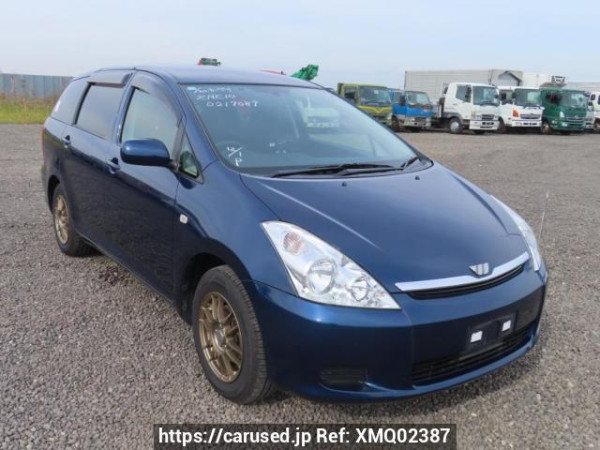 Used 2004 AT toyota wish ZNE10G Image[0]