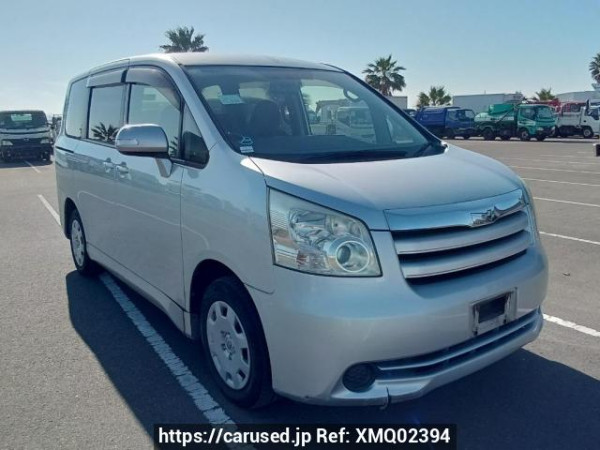 Used 2008 AT toyota noah ZRR70G Image[0]