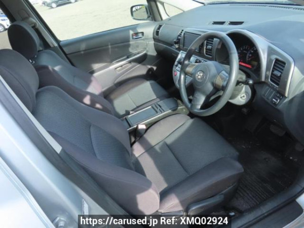 Used 2004 AT toyota wish ZNE10G Image[13]