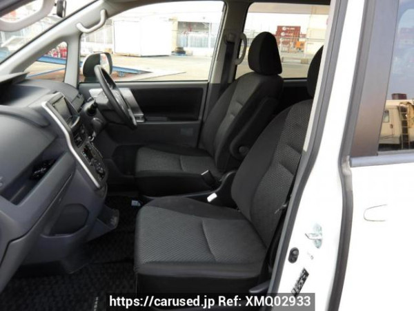 Used 2009 AT toyota noah ZRR70W Image[14]