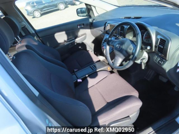 Used 2004 AT toyota wish ANE10G Image[13]
