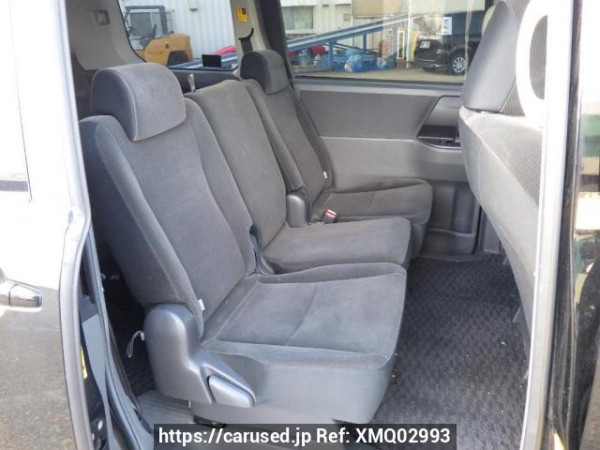 Used 2009 AT toyota noah ZRR70G Image[15]