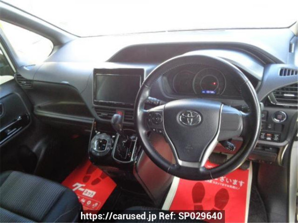 Used 2017 AT toyota voxy ZRR85W Image[2]