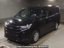 Toyota Noah ZRR80G