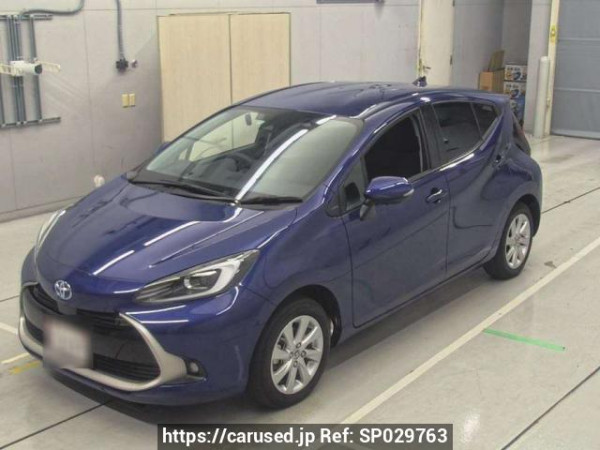 Used 2024 AT toyota aqua MXPK11 Image[0]