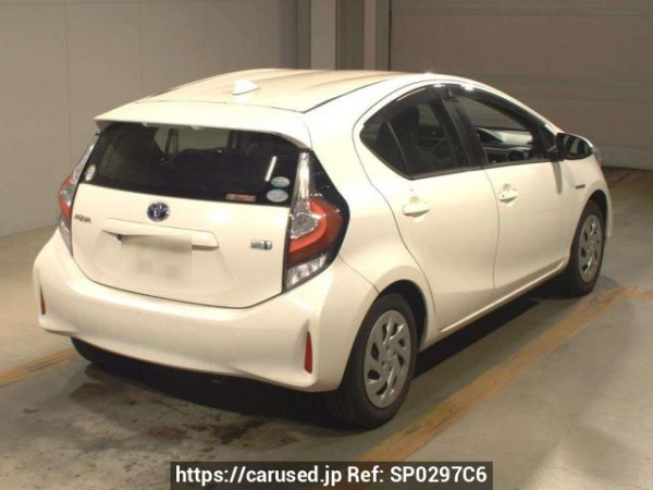 Used 2018 AT toyota aqua NHP10 Image[1]