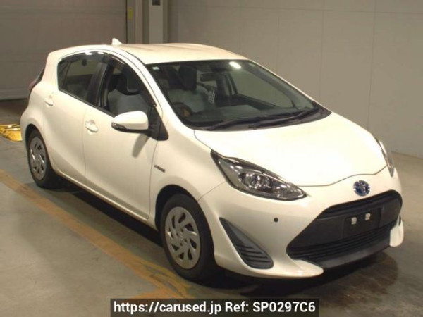 Used 2018 AT toyota aqua NHP10 Image[2]