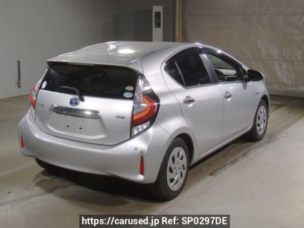 Used 2018 AT toyota aqua NHP10 Image[1]