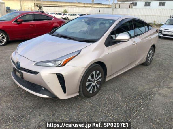 Used 2019 AT toyota prius ZVW55 Image[0]