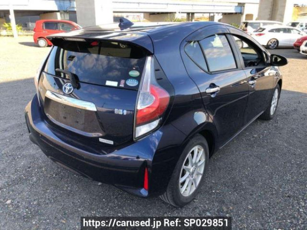 Used 2018 AT toyota aqua NHP10 Image[1]