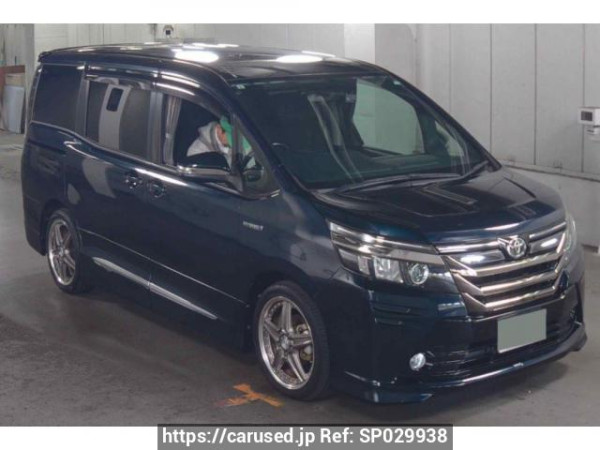Used 2015 AT toyota voxy ZWR80G Image[0]