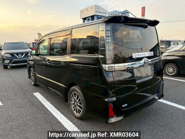 Buy Used 2014 Toyota Voxy ZRR80W (XMR03604) - Carused.jp